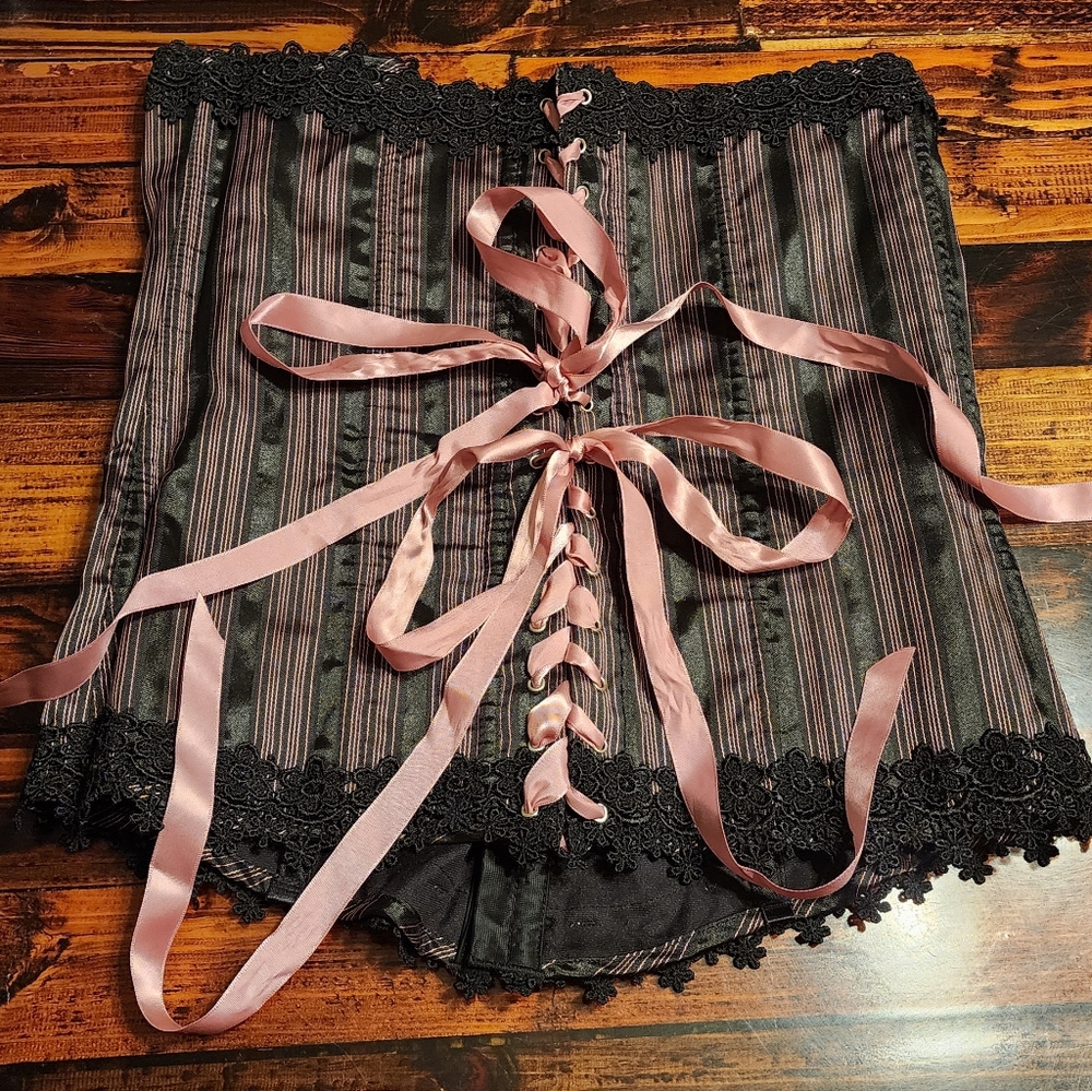 Shirley of Hollywood Black & Pink Lace Corset Sz 36 - Picture 2 of 7